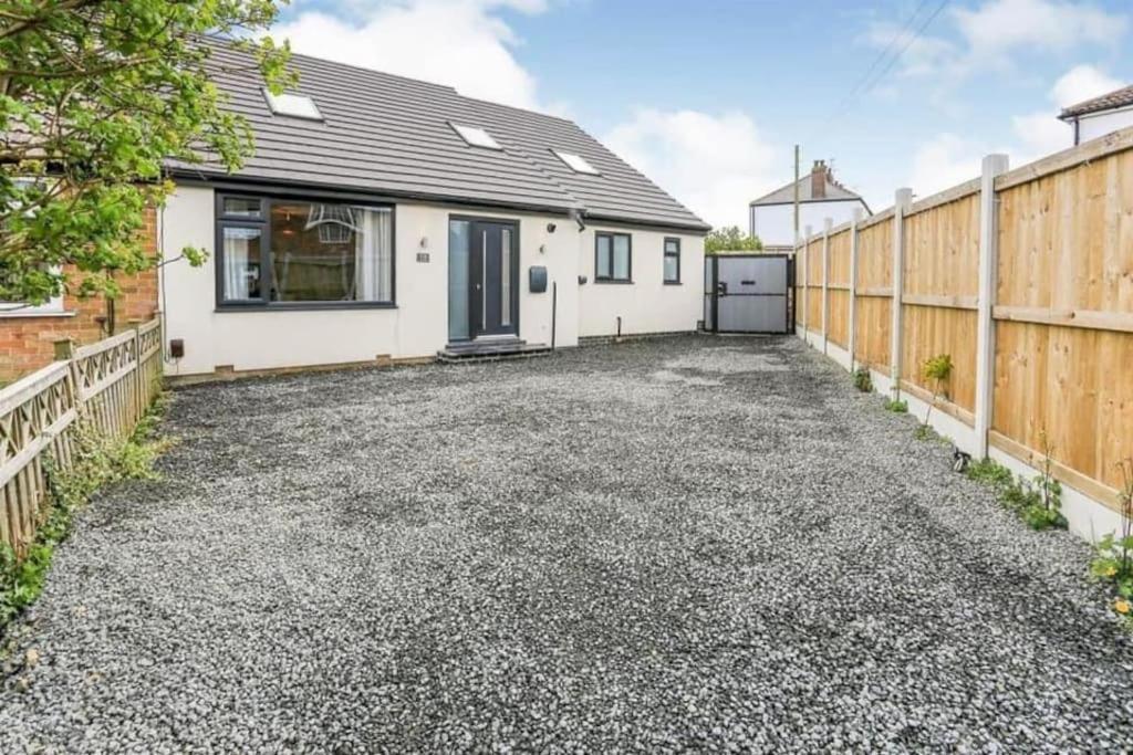 Modern Harrogate House Sleeps 10, Cinema Room & Hot Tub Extérieur photo