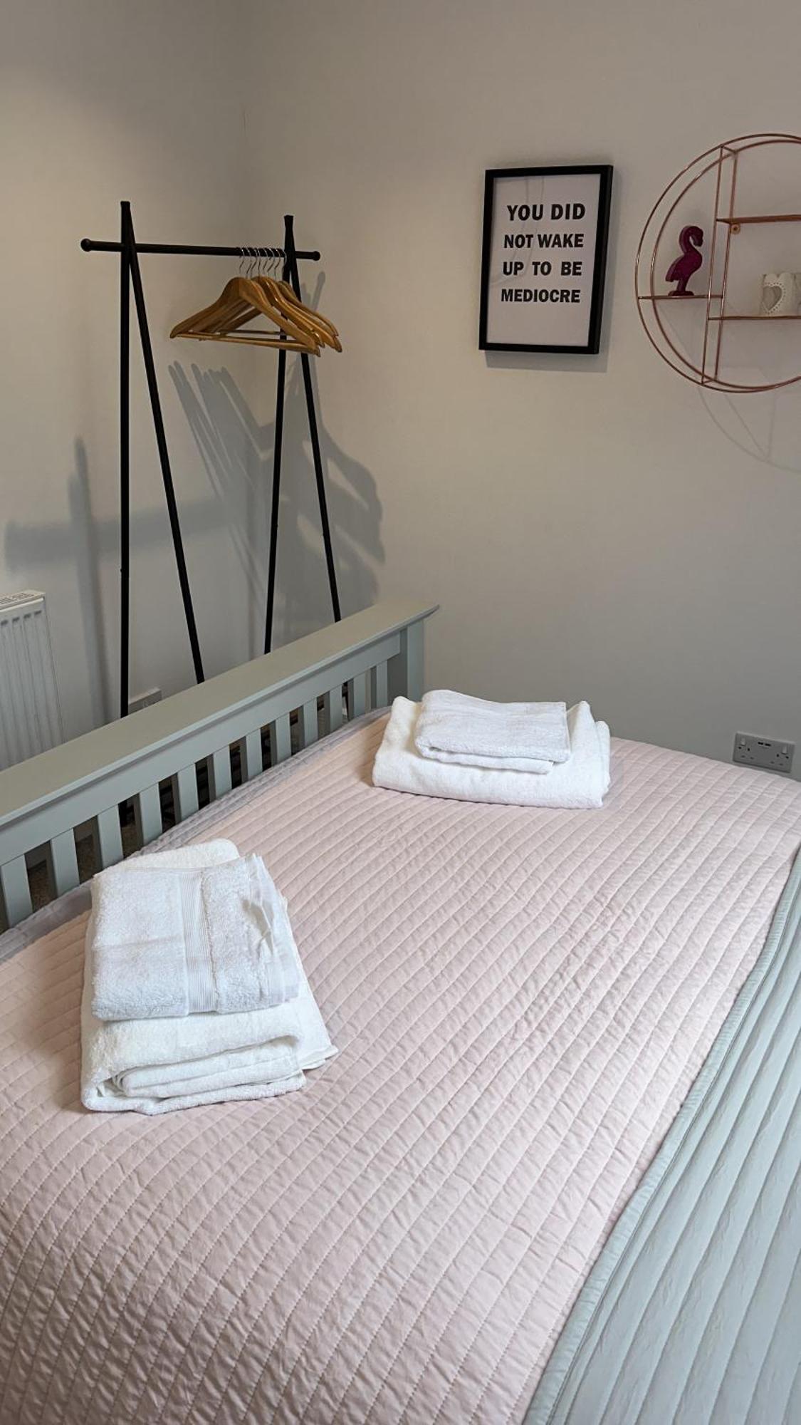 Modern Harrogate House Sleeps 10, Cinema Room & Hot Tub Extérieur photo